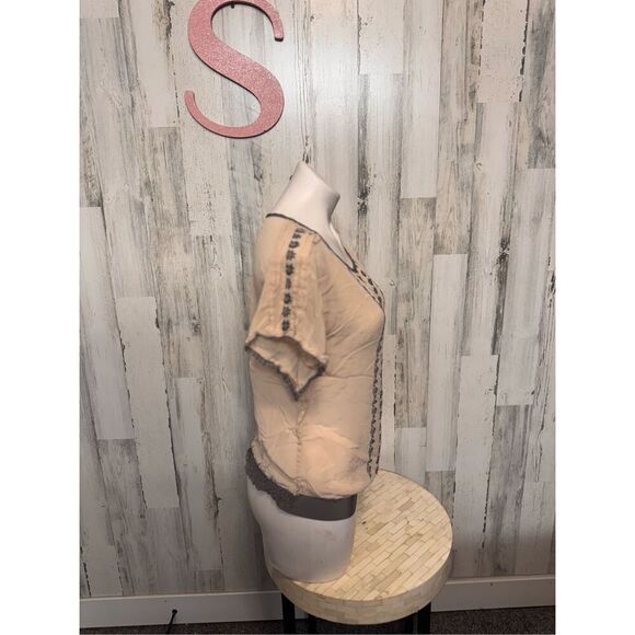 Tan blouse size small - Picture 7 of 11